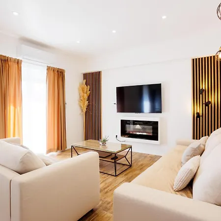 6 Bedroom Stunning In