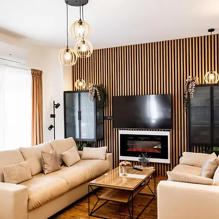 6 Bedroom Stunning In * Sinj